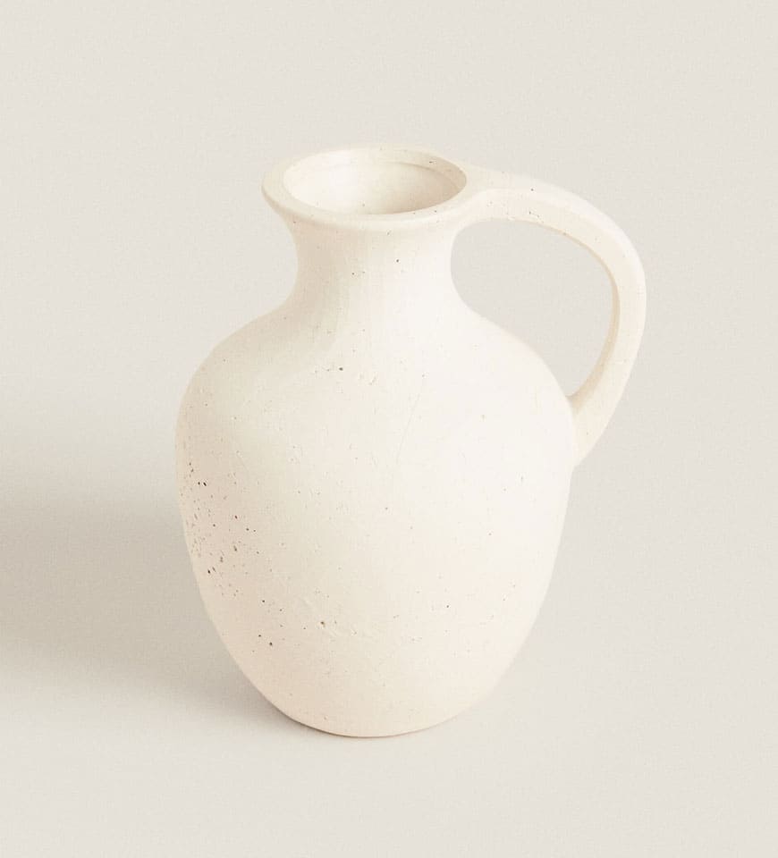 Ceramic vase with handle