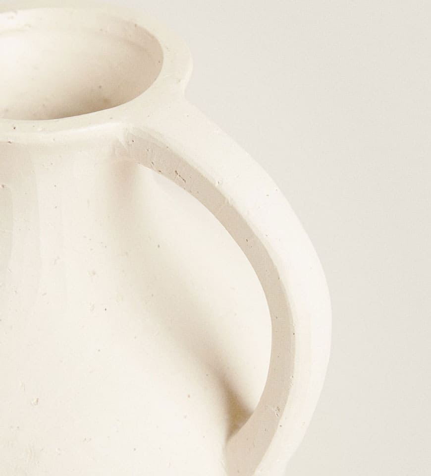 Ceramic vase with handle