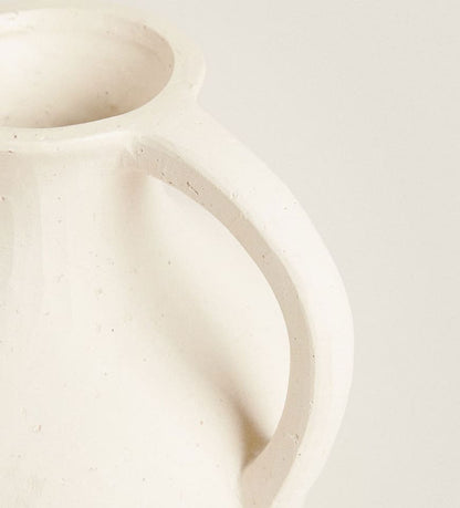 Ceramic vase with handle
