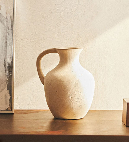 Ceramic vase with handle
