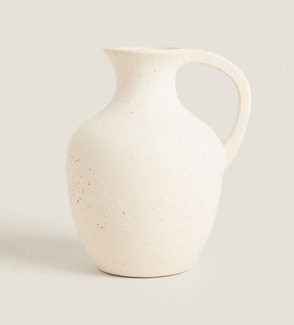 Ceramic vase with handle