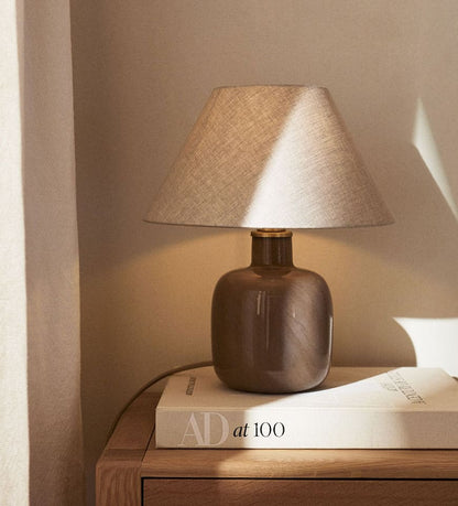 Glass base lamp